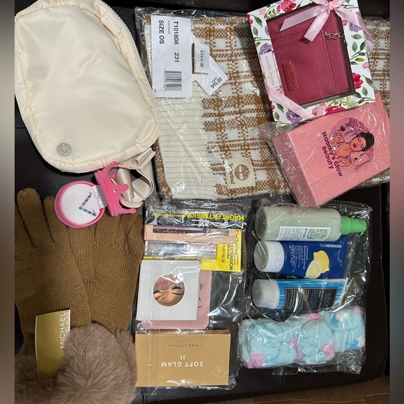mystery bag bundle - Picture 11 of 12